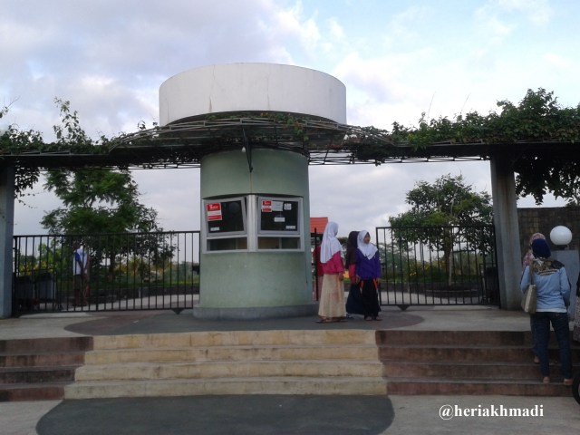 foto3 loket depan.jpg